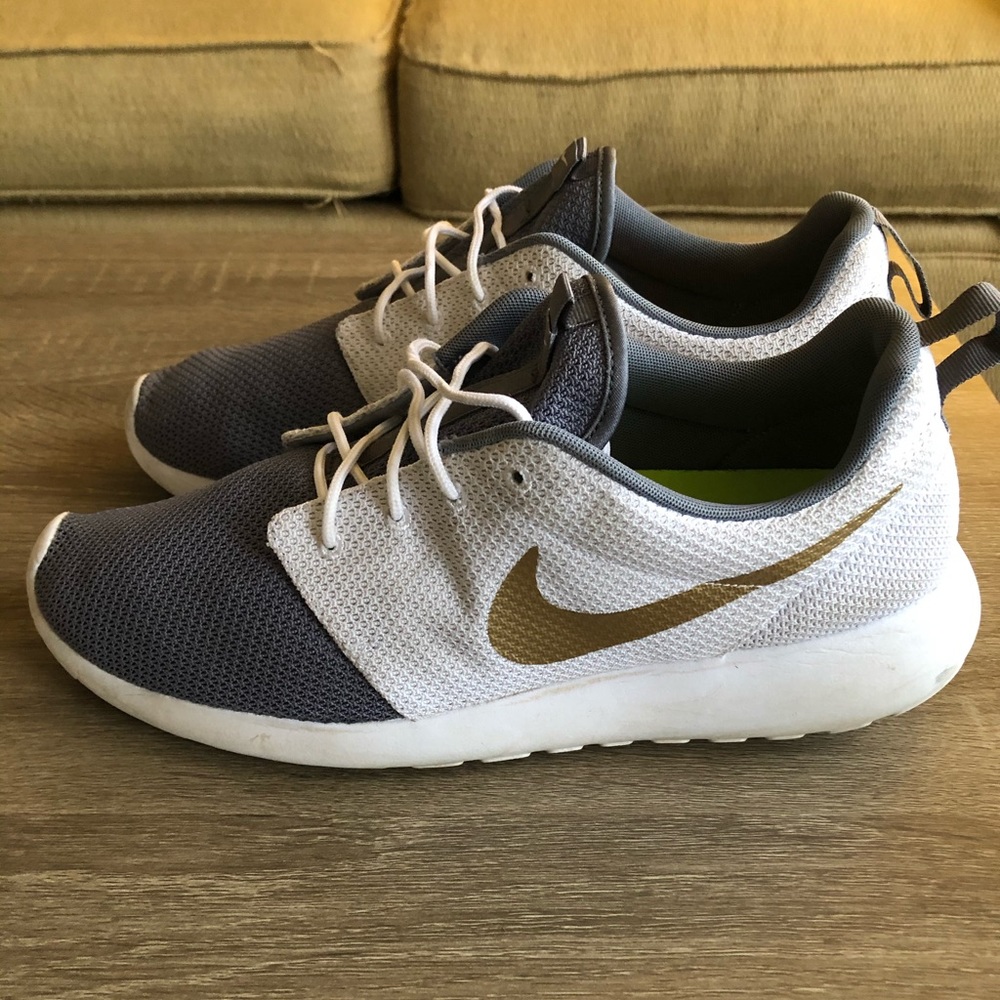 Men’s Nike Roshe Shoes